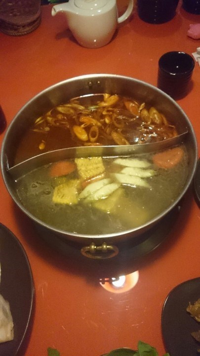 麻辣湯底+昆布蔬菜湯底