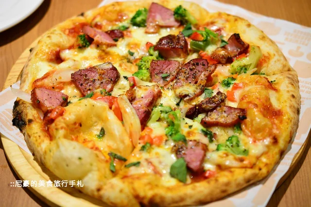 [臺北信義] tinos pizza cafe 多種口味窯烤披薩 近世貿101站食記